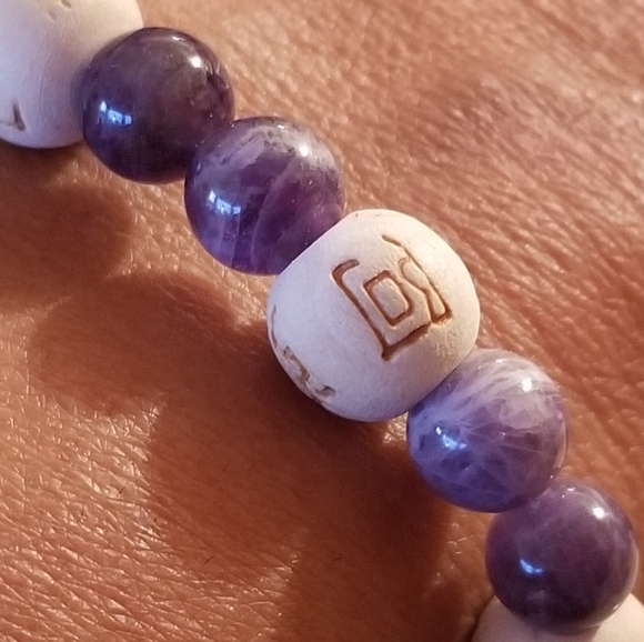 Amethyst and Wood Bead Vintage Elastic Bracelet Purple Wood Chinese Markings - Picture 6 of 11